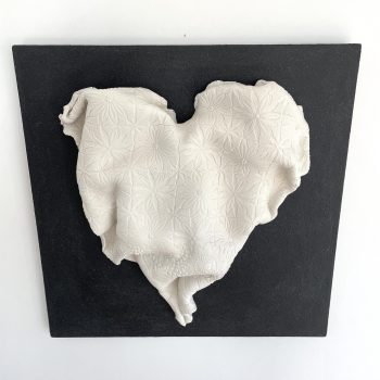 Bas relief coeur porcelaine impression dentelle vue de dessus 35x35cm