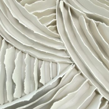 Bas relief-papier pocelaine collection écorces -De ci-de là 1 vue de face zoom