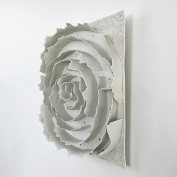 Bas relief-papier pocelaine collection écorces Labyrinthe vue de côté
