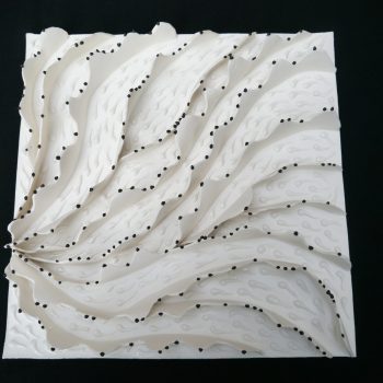 Bas relief tableau papier porcelaine + gouttes noires collection vagues 32x32 cm sans fond vue de dessous