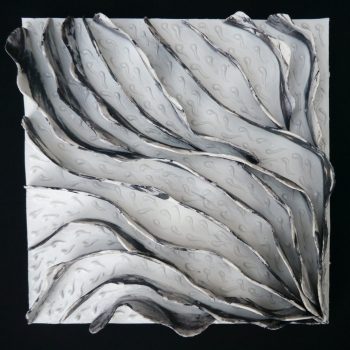Bas relief tableau papier porcelaine noire et blanche collection vagues 32x32 cm sans fond vue de face