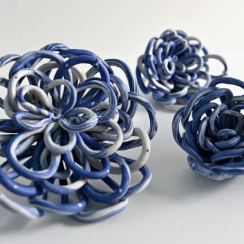 Compo 2 fleurs porcelaine bleues