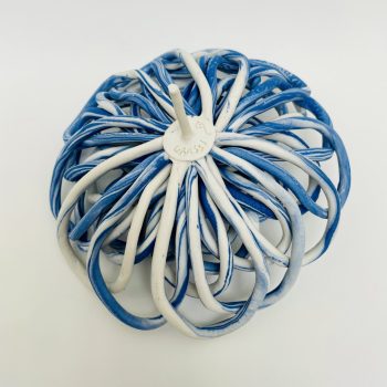 Fleur Porcelaine blanche et bleue-dessous 1