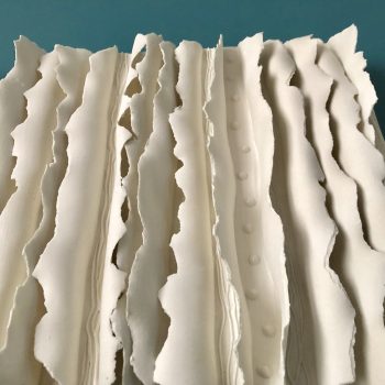 Bas relief-papier pocelaine collection écorces Compo zoom vue de face