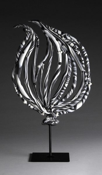 Sculpture Arbre porcelaine noire et blanche H45cmxL21cmxP12cm vue de face