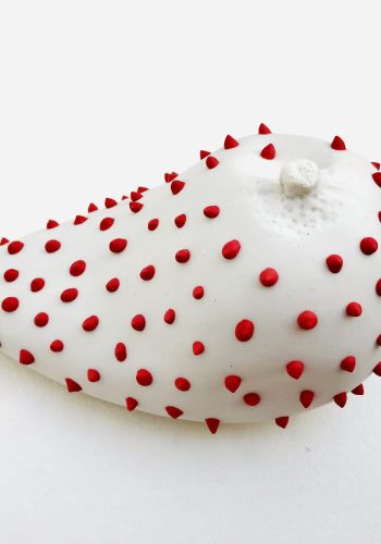 Sculpture sein fraise vue de côté