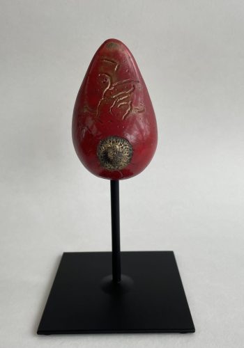 Sculpture sein grés raku rouge vue de face